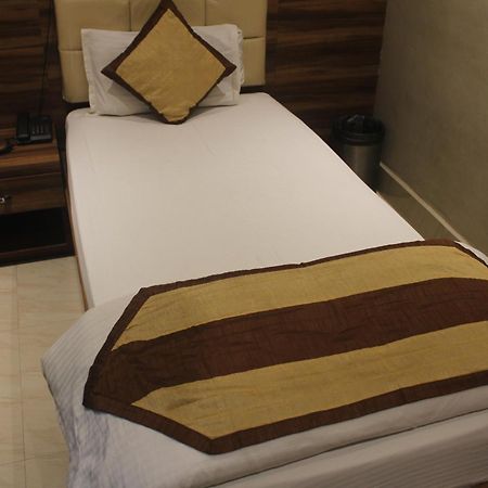 Hotel Oishi Plaza Mukutmanipur Exteriör bild