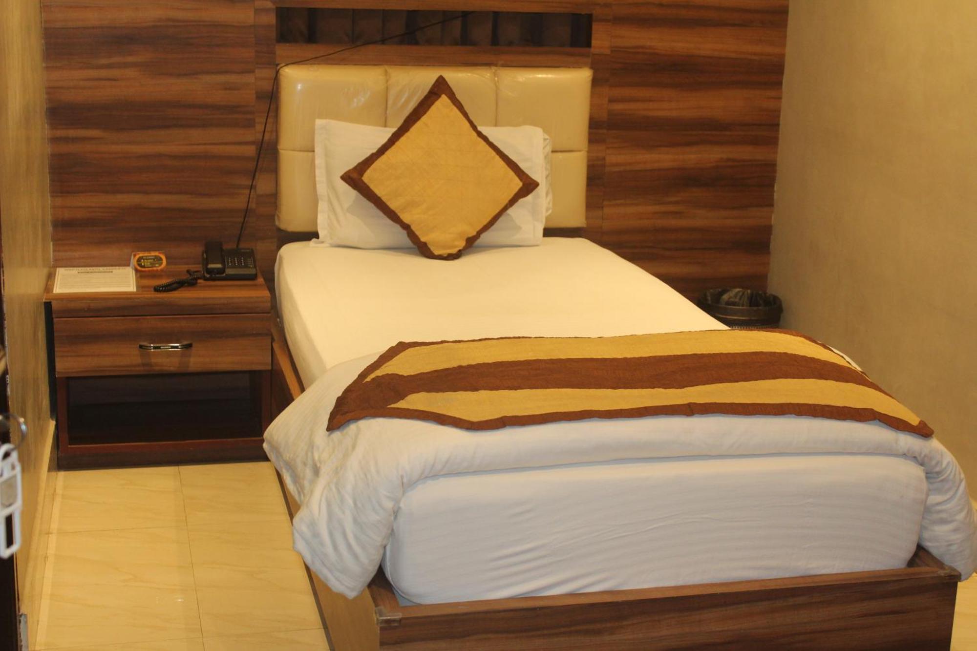 Hotel Oishi Plaza Mukutmanipur Exteriör bild