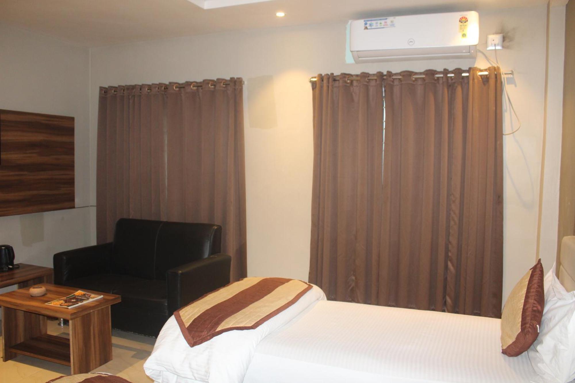 Hotel Oishi Plaza Mukutmanipur Exteriör bild